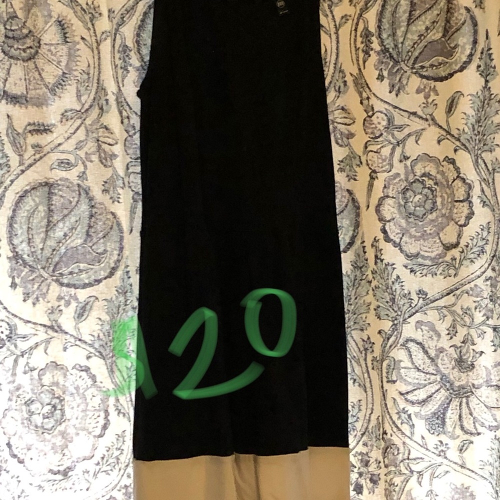 Sleeveless dress